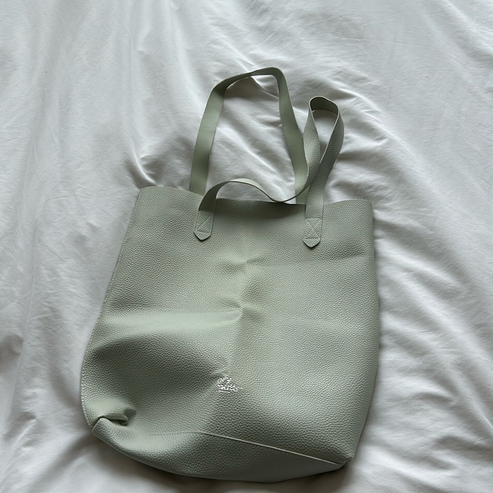 Green tote bag